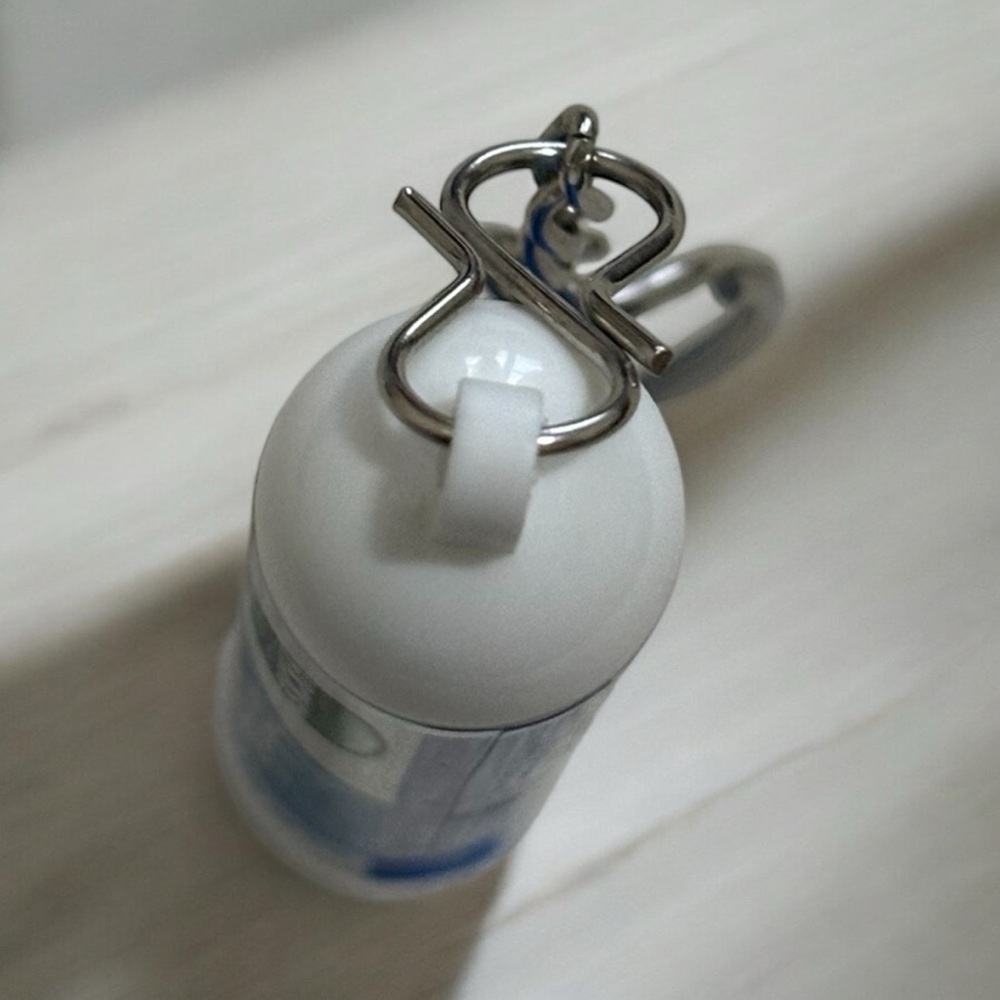 Sealed Blue/White /Red/Green Cylinder Vicks Inhaler and Keychain - Picture 2 of 8